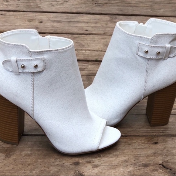 Rock & Republic Rider Faux Leather Boots - Picture 4 of 7